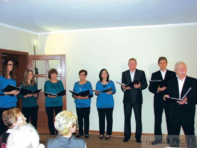 Rozbrzmiewały pieśni 