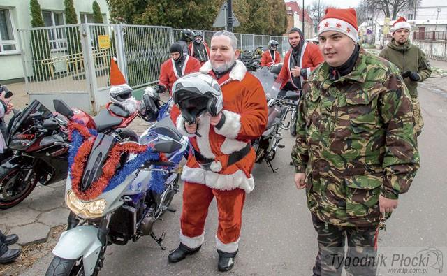 Motocyklowy konwój prezentów