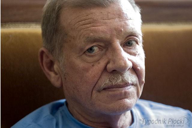 49 przebiórek, cztery pary szczęk 