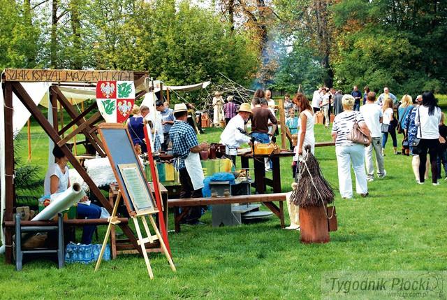 Garnki, żur i walka na miecze