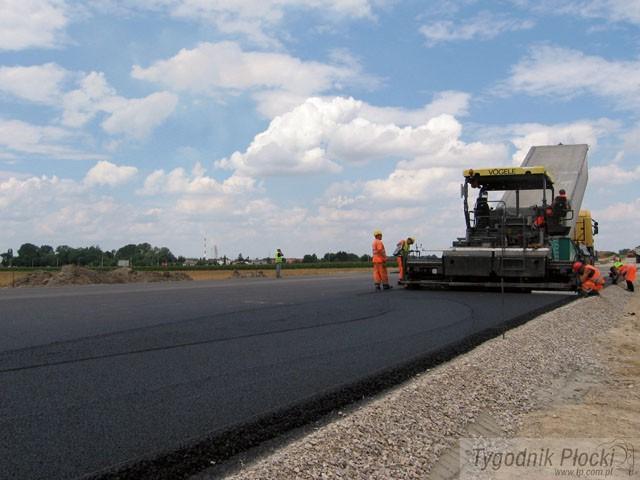 Pierwszy asfalt na obwodnicy