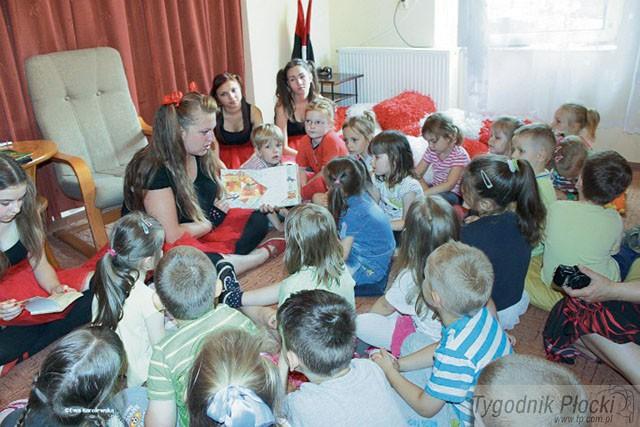 Nie omijaj biblioteki w wakacje