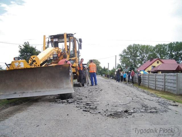 Drogowcy utwardzają ulice, mieszkańcy protestują
