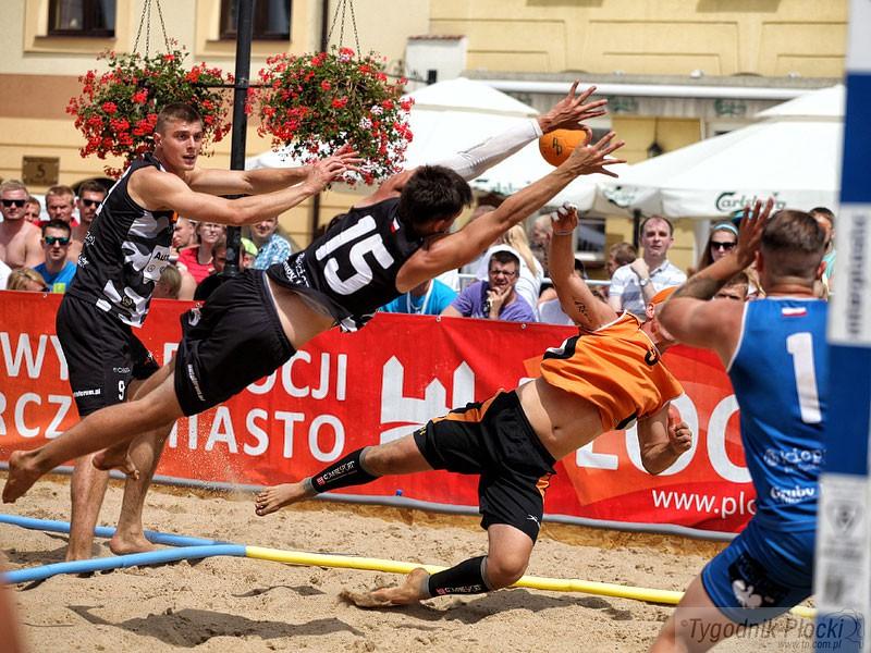 Turniej Piłki Ręcznej Plażowej [ZDJĘCIA]