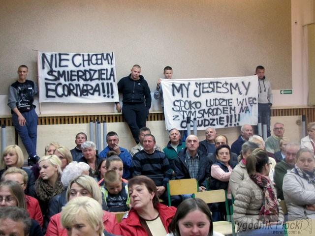 Mieszkańcy protestują, firma prosi o czas