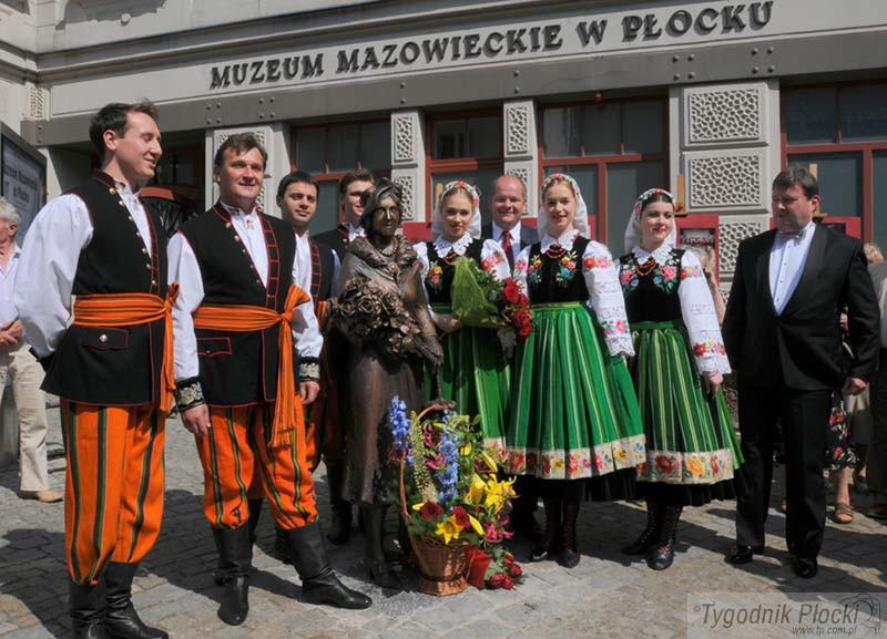 Pierwsza płocczanka na pomniku [ZDJĘCIA]
