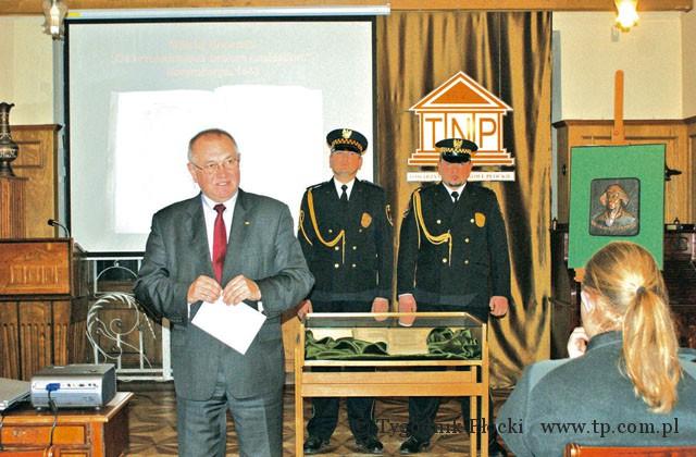 Wstrzymał słońce, ruszył ziemię…