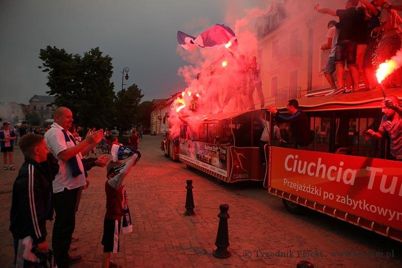 Kibice i zawodnicy świętowali awans do I ligi [ZDJĘCIA]