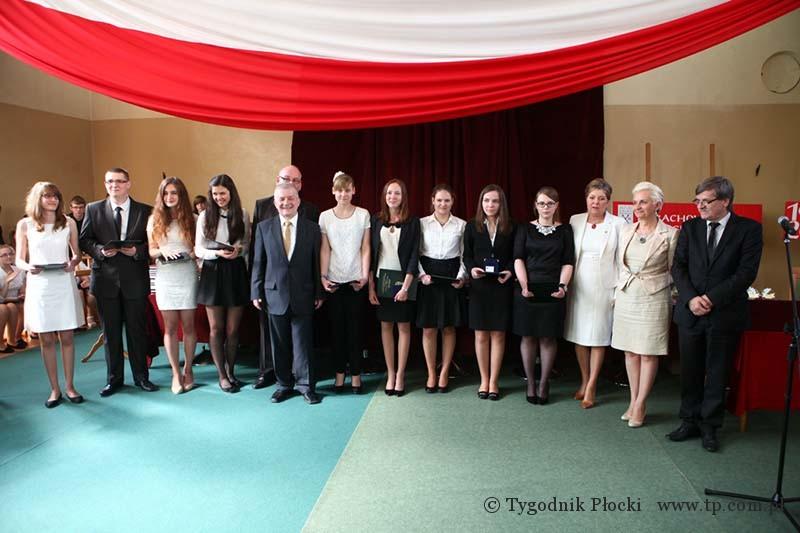 Medale dla najlepszych absolwentów Małachowianki