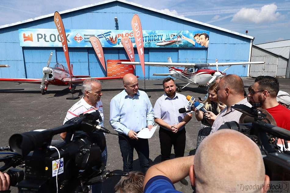 VII Płocki Piknik Lotniczy. 15 i 16 czerwca nad Wisłą i lotnisku