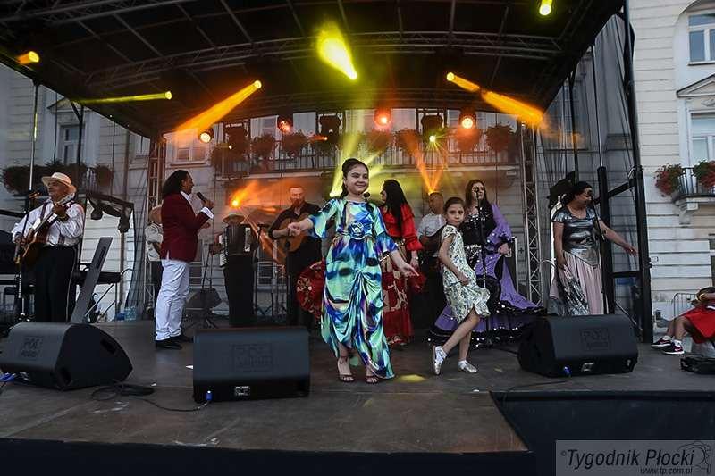 Muzyka Romów rozbrzmiała na Starym Rynku [ZDJĘCIA]