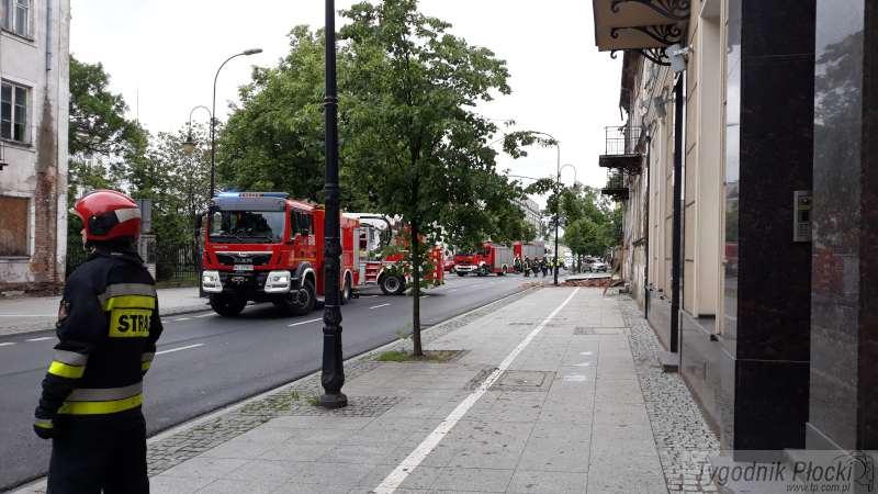Wstrzymany ruch na ul. Sienkiewicza - uszkodzona kamienica