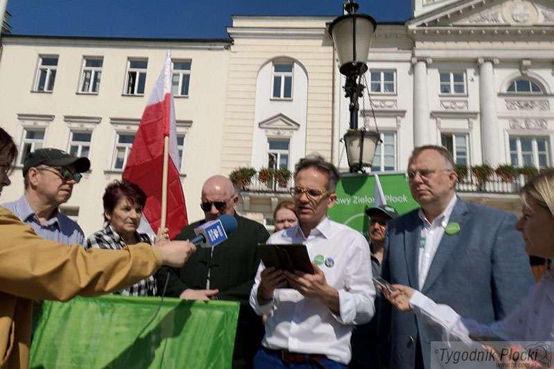Chcą odebrania honorowego obywatelstwa