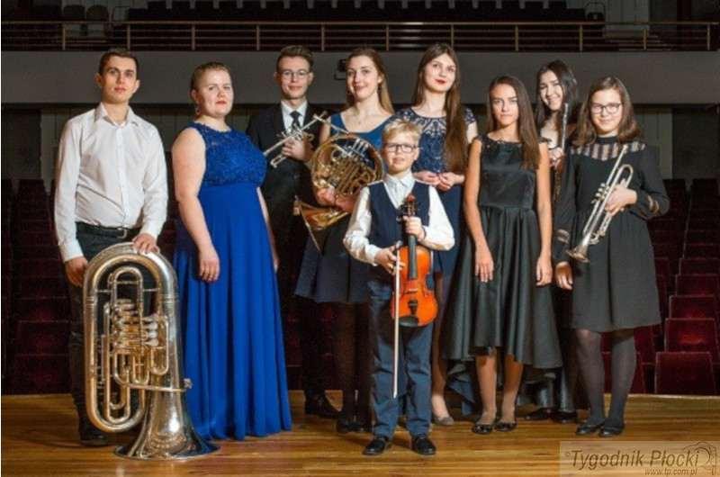 Płocka orkiestra promuje młode talenty