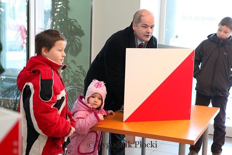 Mirosław Milewski - 47,66 proc. - Andrzej Nowakowski - 52,34 proc. - zdjęcia
