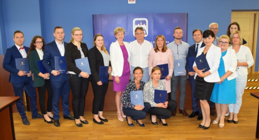 Dyplomy PWSZ dla 28 absolwentów