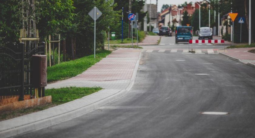 Na Podolszycach jest 300 metrów nowej ulicy.  A na Strażackiej i Stommy trwają prace