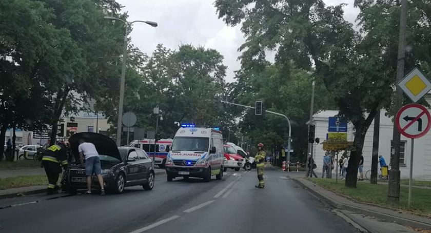 Zderzenie samochodów przy rogatkach  
