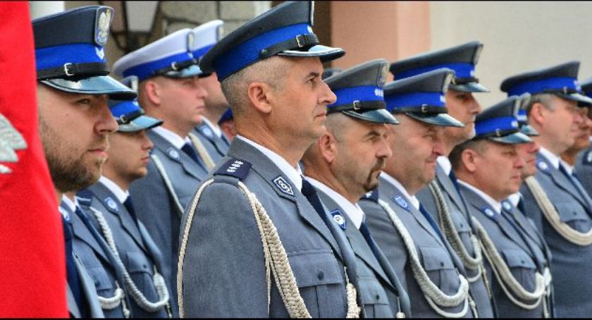 Policjanci z awansami i medalami. Święto Policji w Gostyninie