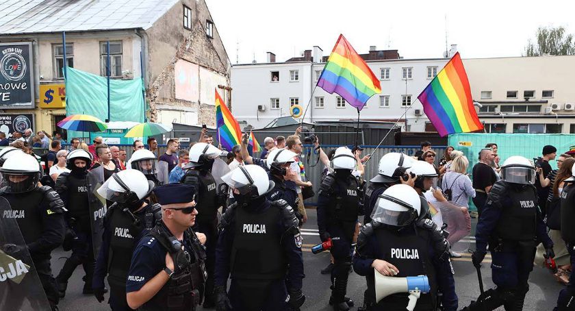 Było spokojnie, poza 4 przypadkami. Policja podsumowuje marsz i manifestację 