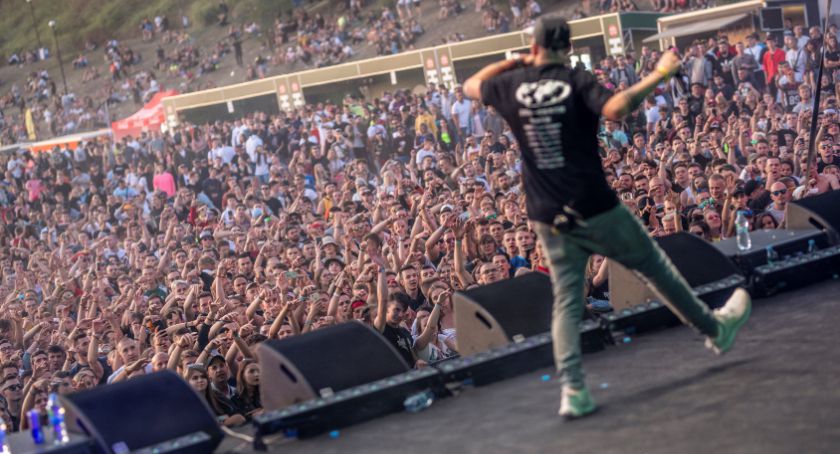 Na plaży znów będzie słychać „elo”, ale będzie też eko. Co szykuje Polish Hip Hop Festival na kolejną edycję?