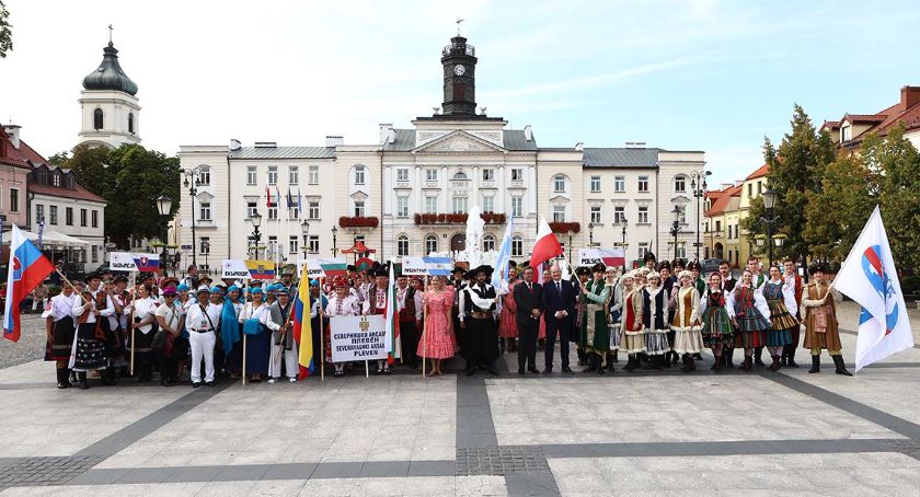 Kolorowo i tanecznie na Starówce czyli Vistula Folk Festiwal wystartował [ZDJĘCIA, FILMY]