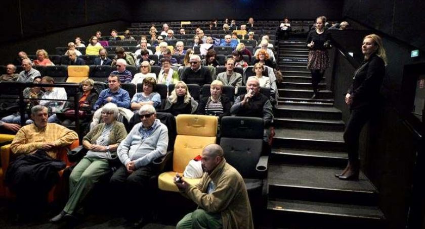 Niewidomi obejrzą filmy. Takie rzecz tylko z DeFacto 