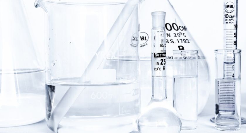 Bezpłatne warsztaty na Politechnice. Coś dla młodych chemików