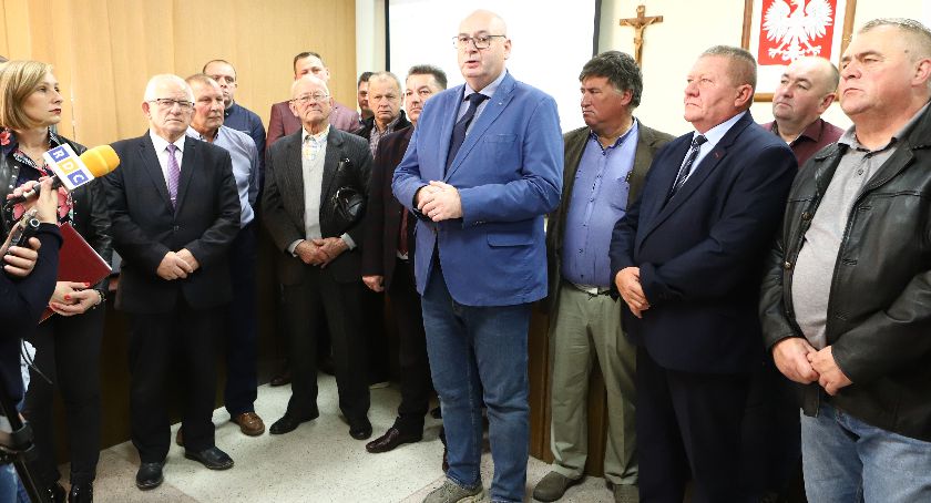 Rolnicy liczą straty, a mieszkańcy mają obawy...
