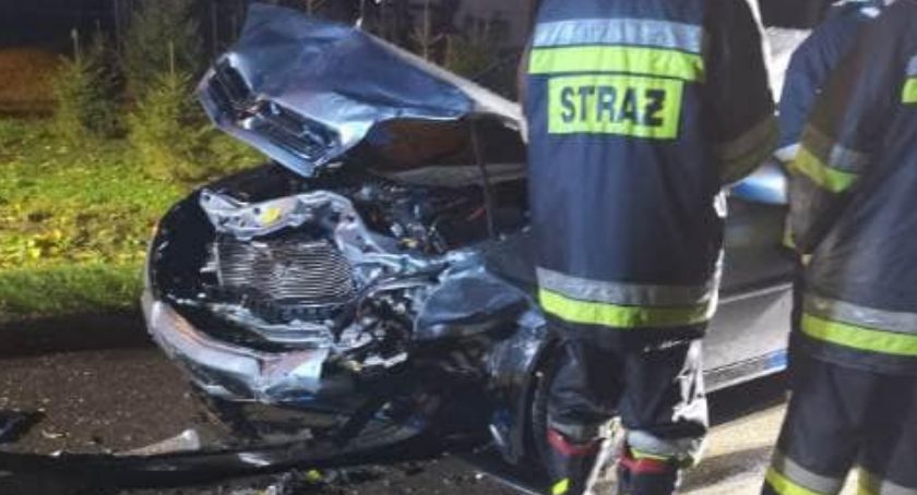 Czołówka w Blichowie. Kobieta straciła panowanie nad pojazdem 