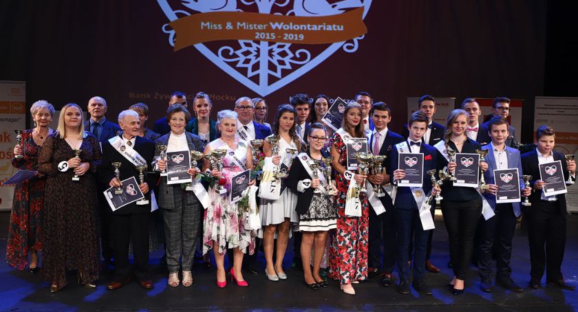 Płocki Teatr pełen pięknych wolontariuszy. Zgłosiło się ponad 200 osób [ZDJĘCIA]
