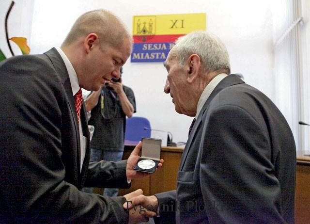 Tadeusz Mazowiecki honorowym płocczaninem