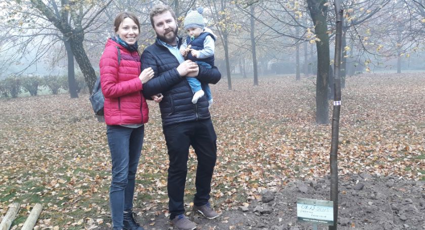 Drzewa młodych płocczan. Gdzie już są, a gdzie będą posadzone?
