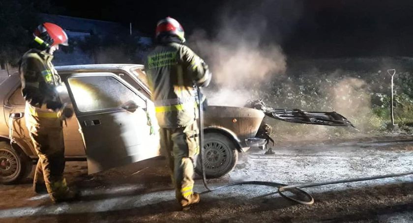 Młoda para nie dojedzie na ślub? Spalił się zabytkowy fiat