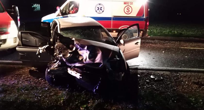 Z samochodów została miazga. W Ciachcinie wciąż groźnie na drodze