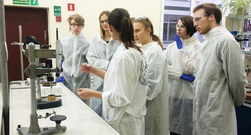 Matura? Studenci z Politechniki przygotują cię z chemii!