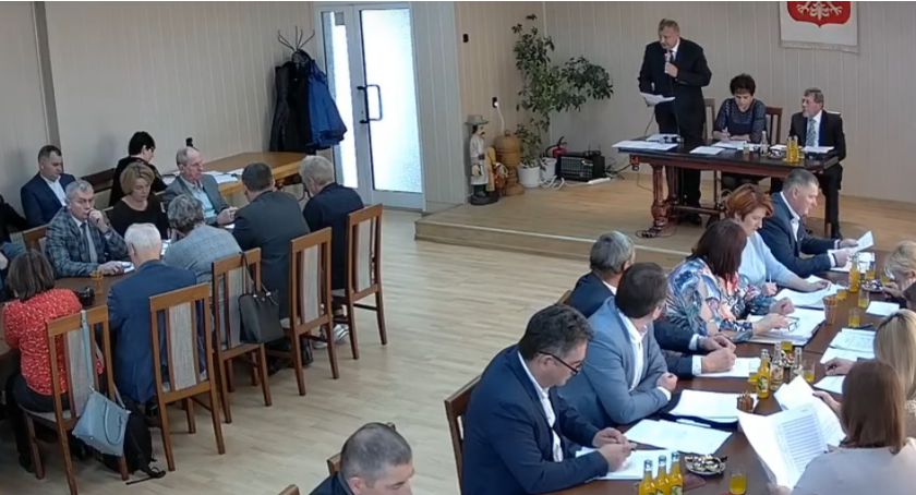 W Zawidzu nie ma pieniędzy na wypłaty dla nauczycieli. Radni nie zgodzili się na kredyt