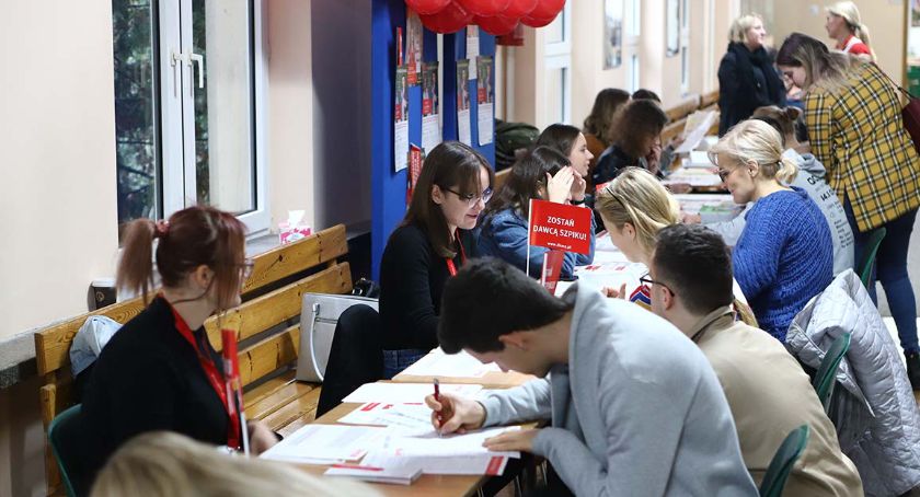 Małachowiacy masowo pomagają. Przez cały dzień rejestrowali się do bazy dawców szpiku