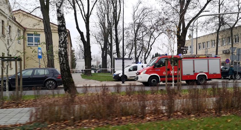 Trwa ewakuacja ponad 100 osób z uczelni. Wszystko przez e-mail