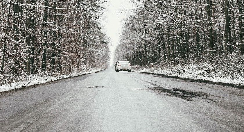 Uwaga! W nocy i rano może być ślisko na drogach