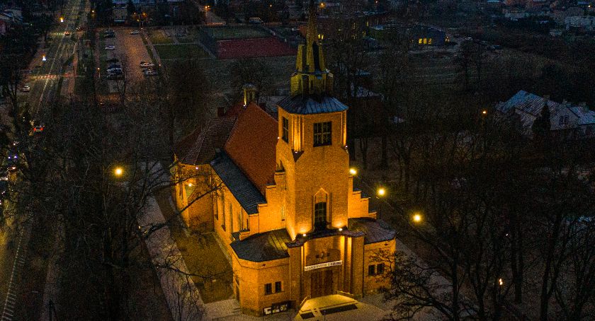 Kościół w Imielnicy już z iluminacją