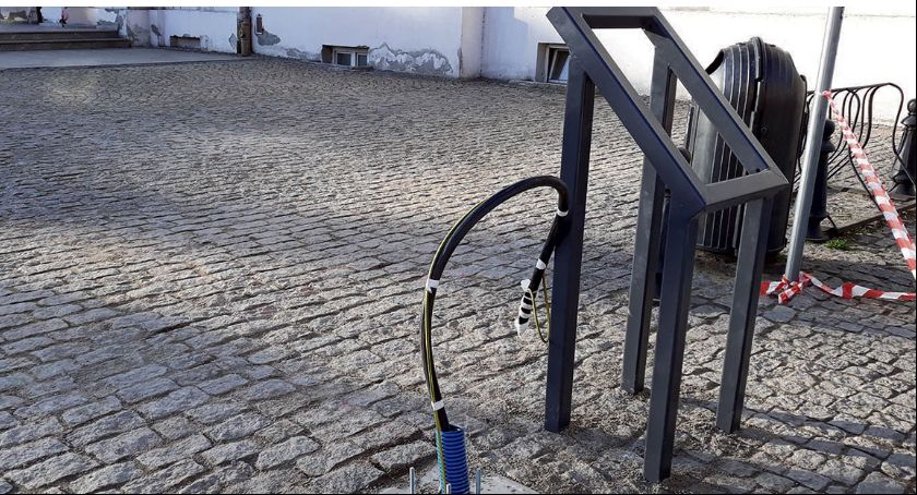 Przy ratuszu naładujesz samochód elektryczny
