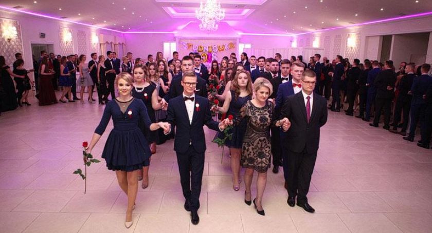 Czas na bale studniówkowe... Kto, gdzie i kiedy?