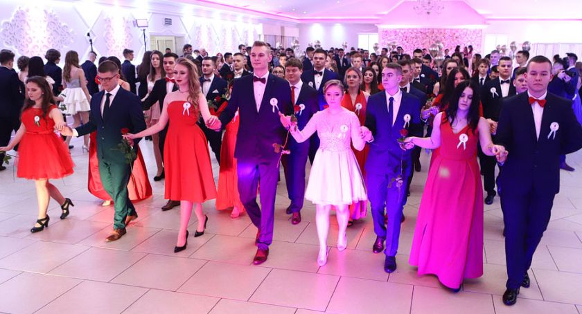 Pierwsza płocka studniówka. Maraton do matury rozpoczął „Elektryk” [ZDJĘCIA, FILM]