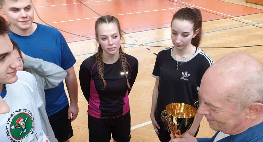 XI Memoriał im. Anny Głuchowskiej. Uczniowie na sportowo uczcili panią profesor