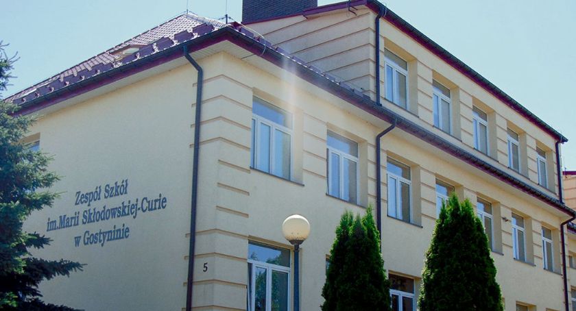 Matka walczy z Zespołem Szkół w Gostyninie. Konflikt o kurtkę