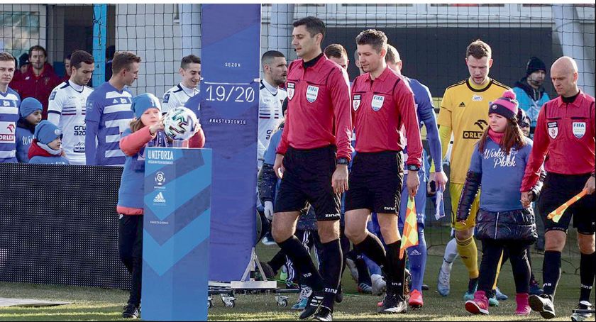 Ekstraklasa: 18 zespołów powalczy o Mistrza
