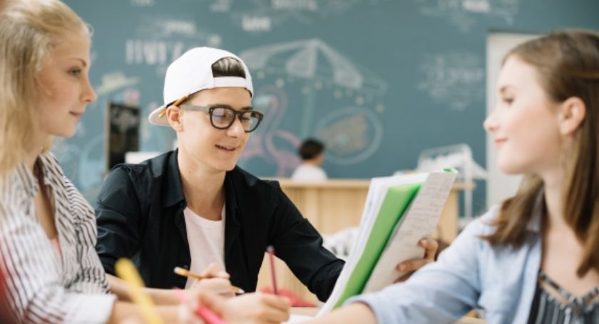 Rektor Mazowieckiej Uczelni Publicznej: zakaz wejścia na uczelnię i do Domu Studenta
