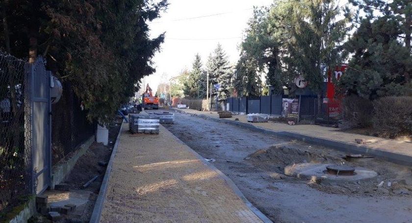 Zakończenie prac na ul. Maneżowej opóźnione. Brakuje asfaltu