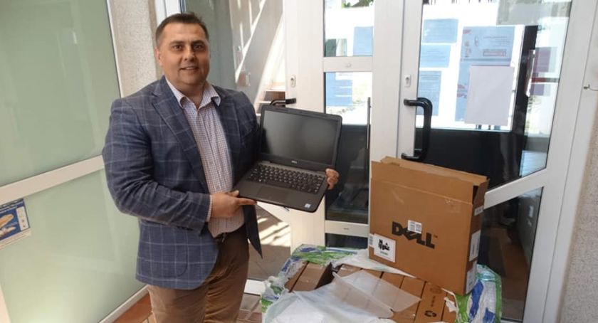 Do uczniów z Drobina trafi pomoc – laptopy do nauki